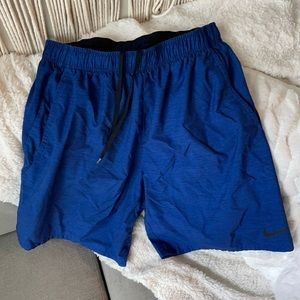 Nike men’s dry fit shorts large